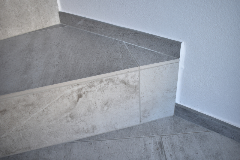 treppe-fliesenarbeiten-detail.jpg